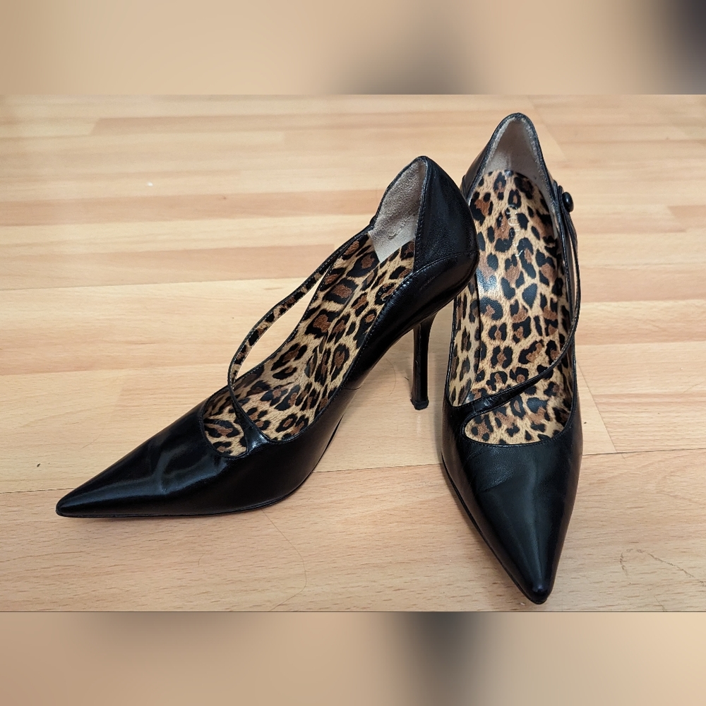 Guess by Marciano Black Pointed Toe Leopard Print Lined Heels